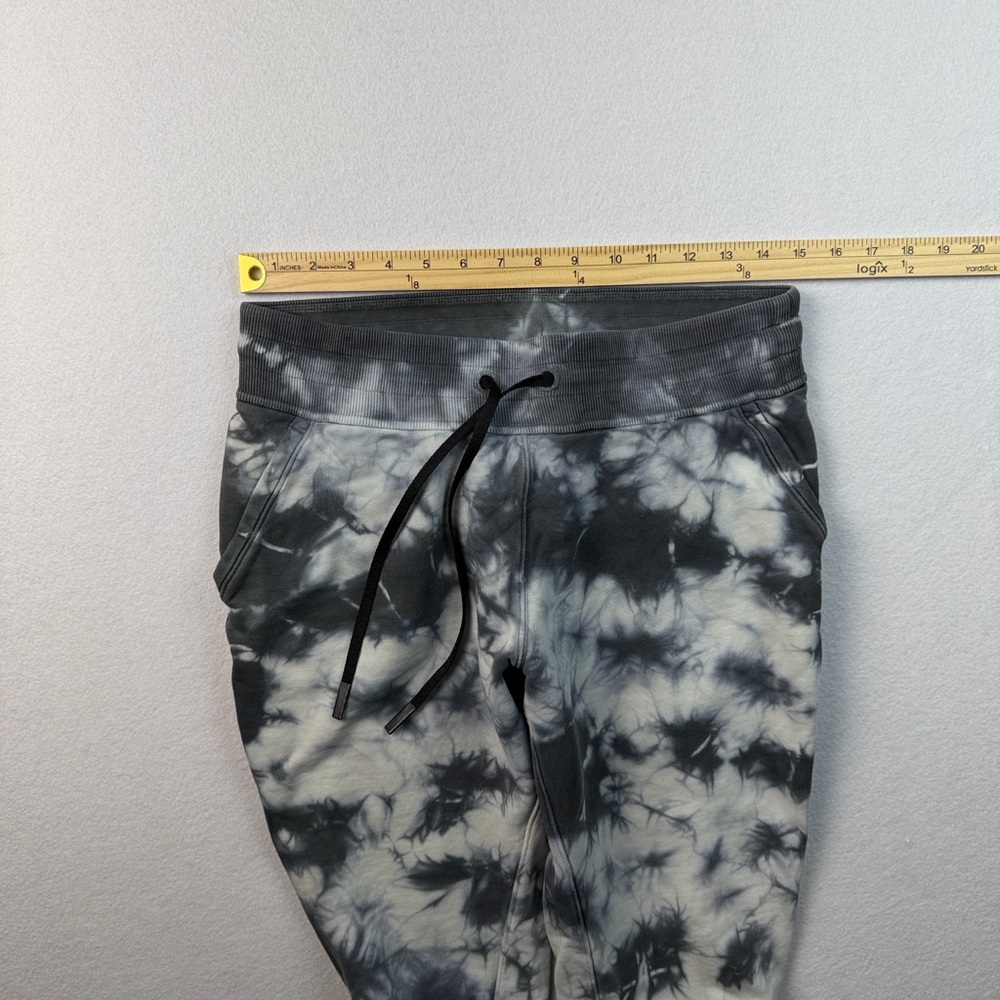 Lululemon Tie-Dye Jogger Pants — Women’s Size 8 - Picture 6 of 8